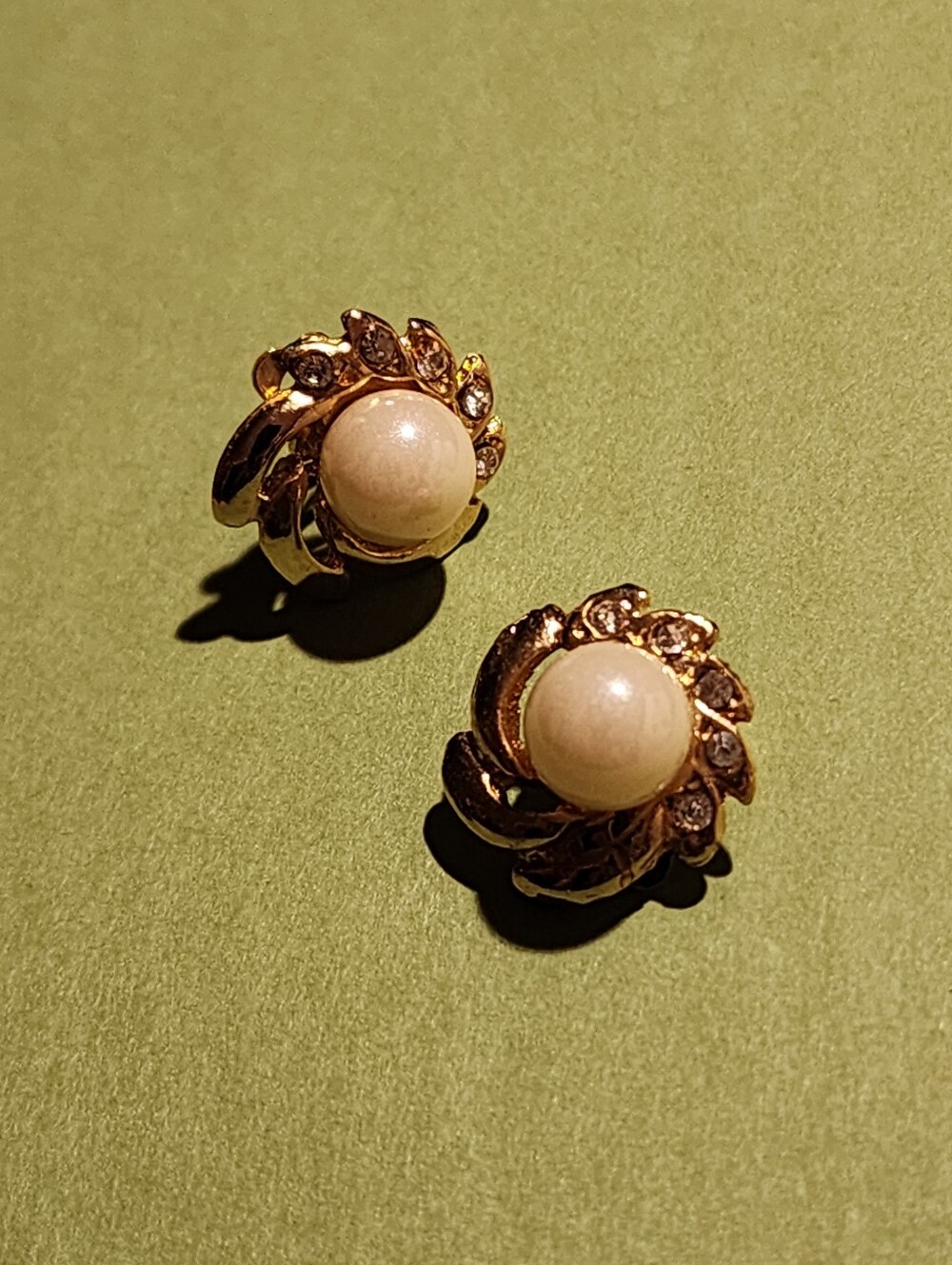 Vintage Style Faux Pearl Rhinestone Gold Tone Clip-On Statement Earrings